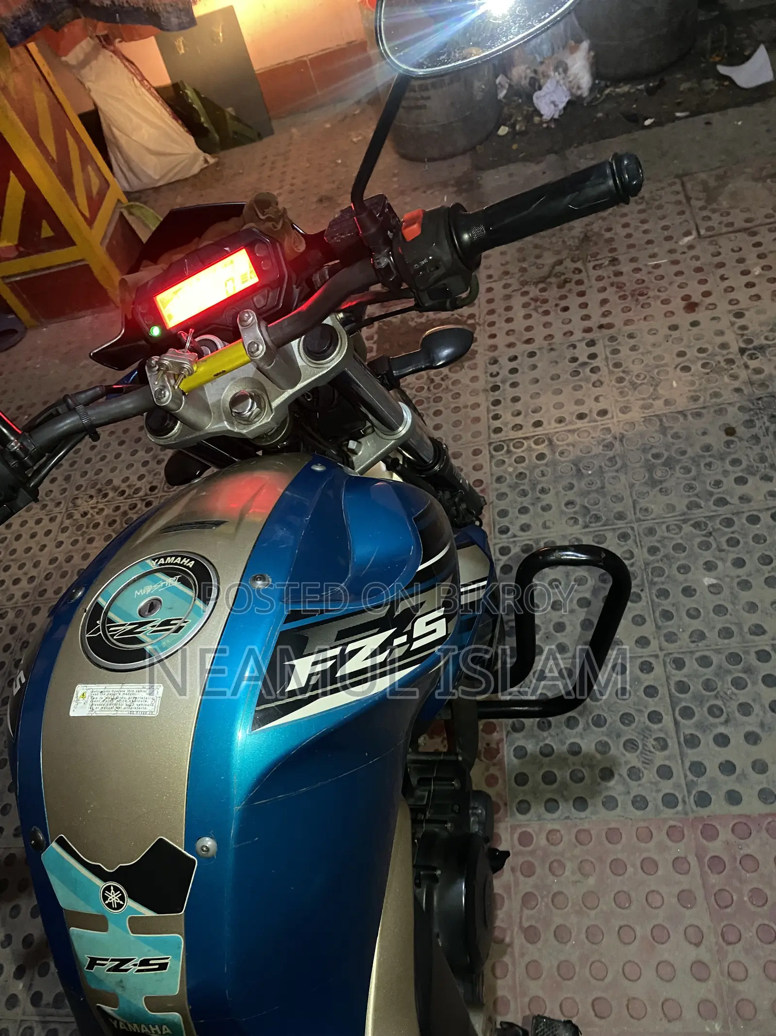 ইয়ামাহা এফজেড ২০১৮ ব্লু