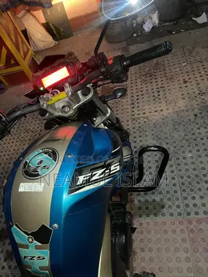 ইয়ামাহা এফজেড ২০১৮ ব্লু