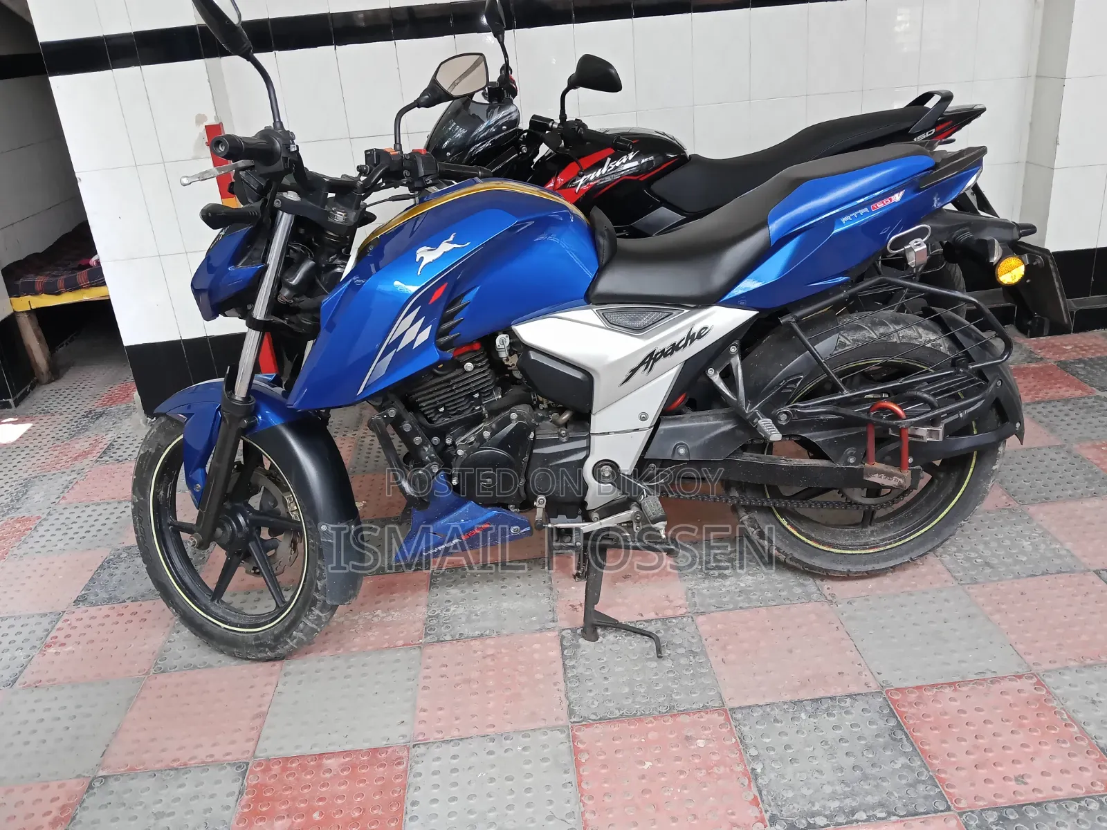 TVS Apache RTR 160 4V 2022 Blue