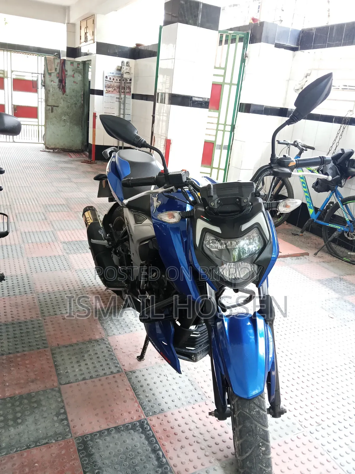 TVS Apache RTR 160 4V 2022 Blue