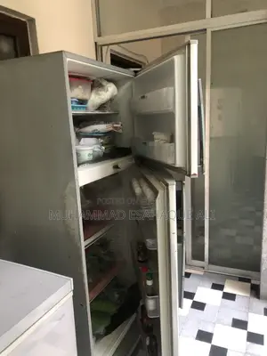 একটি Sharp রানিং ফ্রিজ বিক্রি করবো