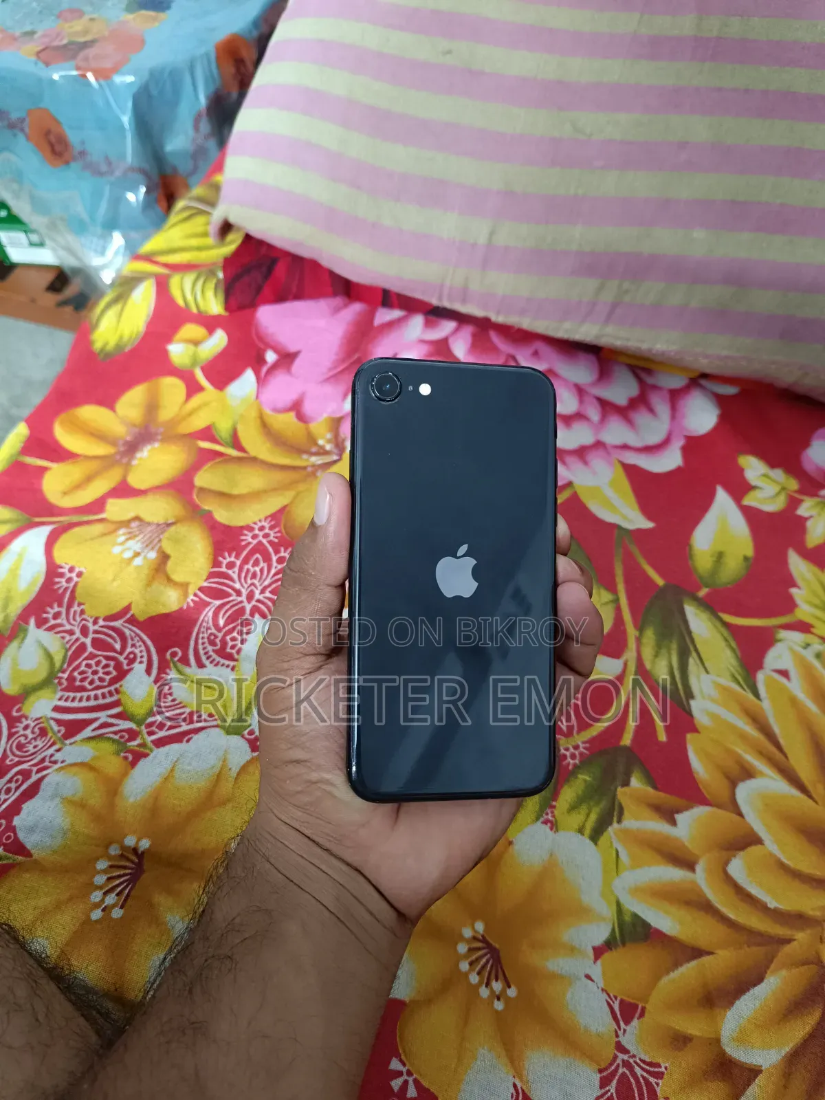 অ্যাপল আইফোন এসই ১২৮ জিবি ব্ল্যাক