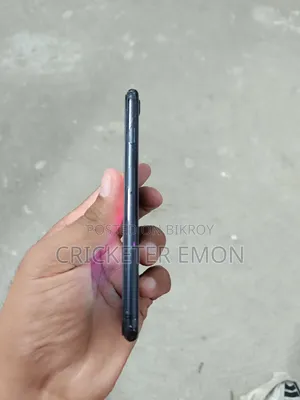 অ্যাপল আইফোন এসই ১২৮ জিবি ব্ল্যাক
