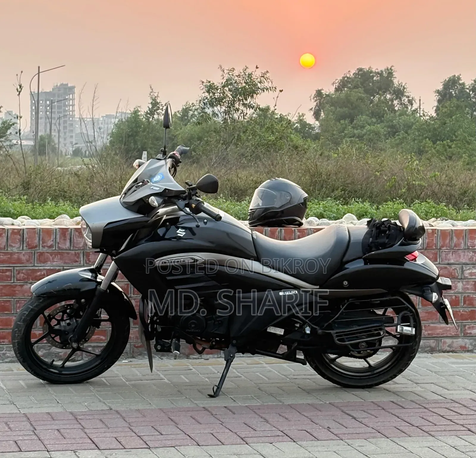 Suzuki Intruder 2022 Black