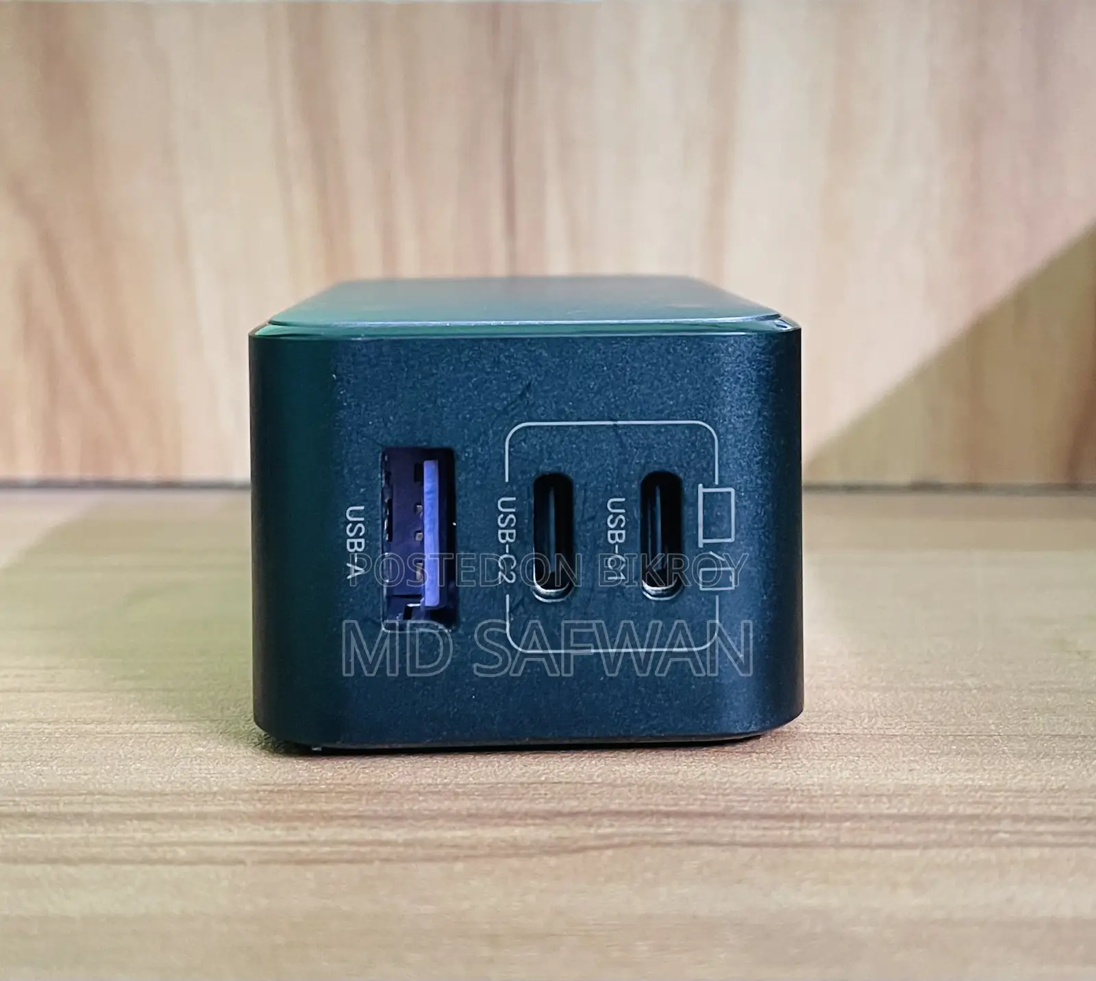 Ugreen 65w চার্জিং অ্যাডাপ্টার