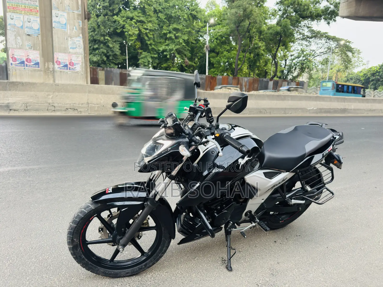 টিভিএস অ্যাপাচি ১৬০ ৪ভি ২০২২ কালো