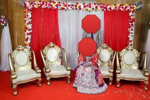 লাল-নীল কন্ট্রাস্ট স্টাইলিশ লেহেঙ্গা