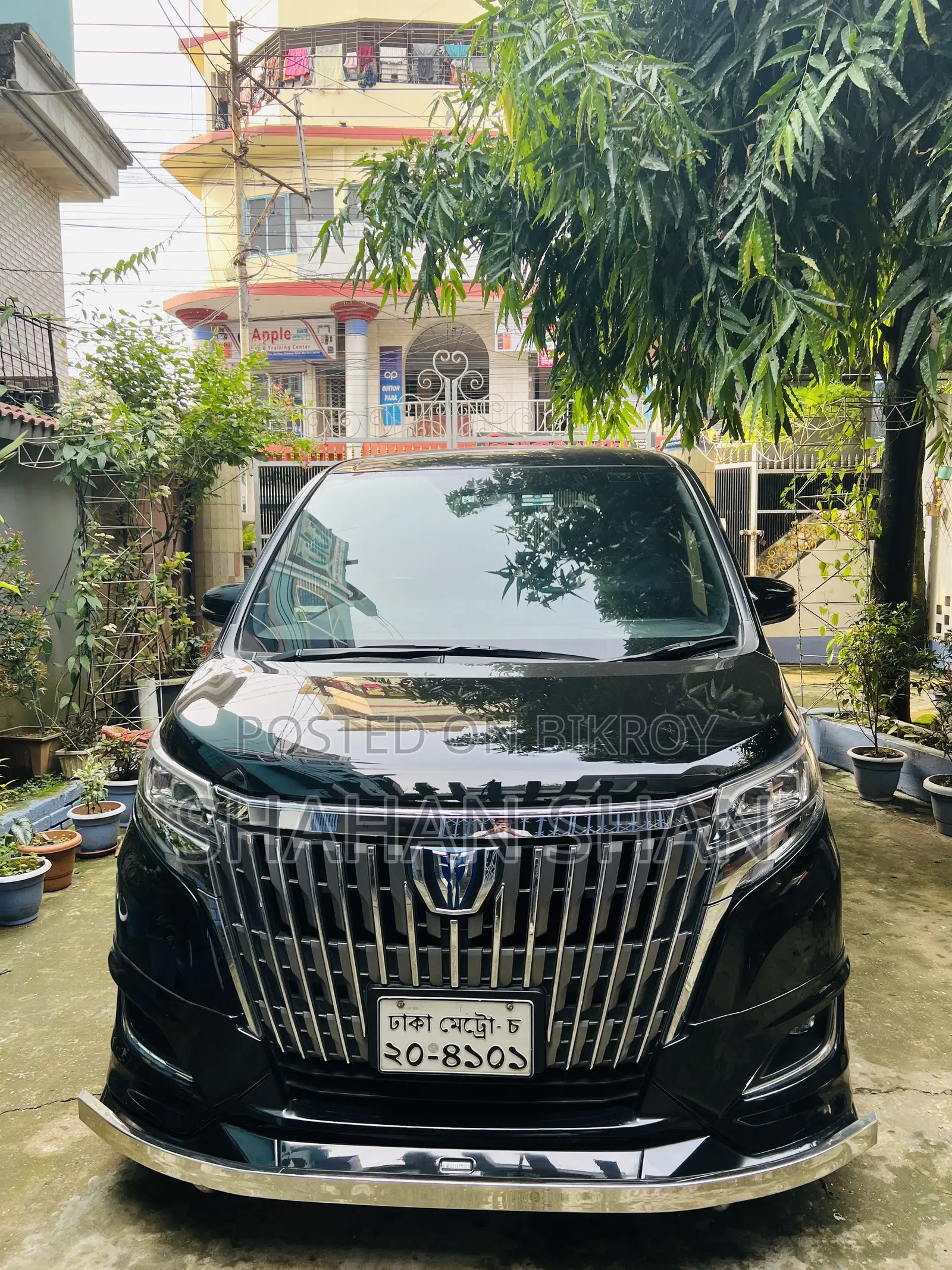 টয়োটা এস্কয়ার ২.০ এফডব্লিউডি (৭ সিটার) ২০১৭ ব্ল্যাক
