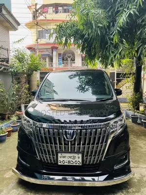টয়োটা এস্কয়ার ২.০ এফডব্লিউডি (৭ সিটার) ২০১৭ ব্ল্যাক