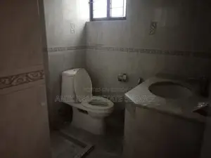 গুলশান ২-এ ৩৫০০ বর্গফুটের অফিস স্পেস ভাড়া