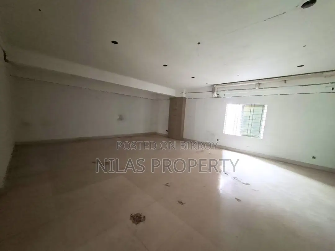 Gym/Office Front View 8000 SFT Commercial Space Rent