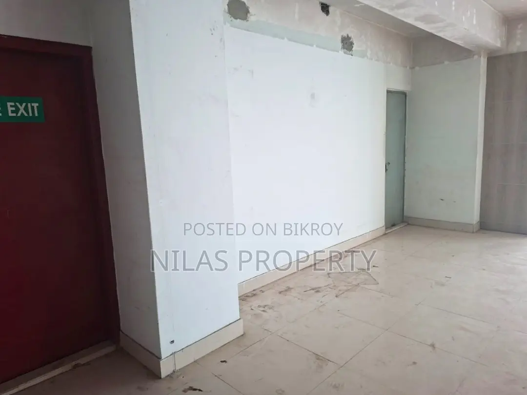 Gym/Office Front View 8000 SFT Commercial Space Rent