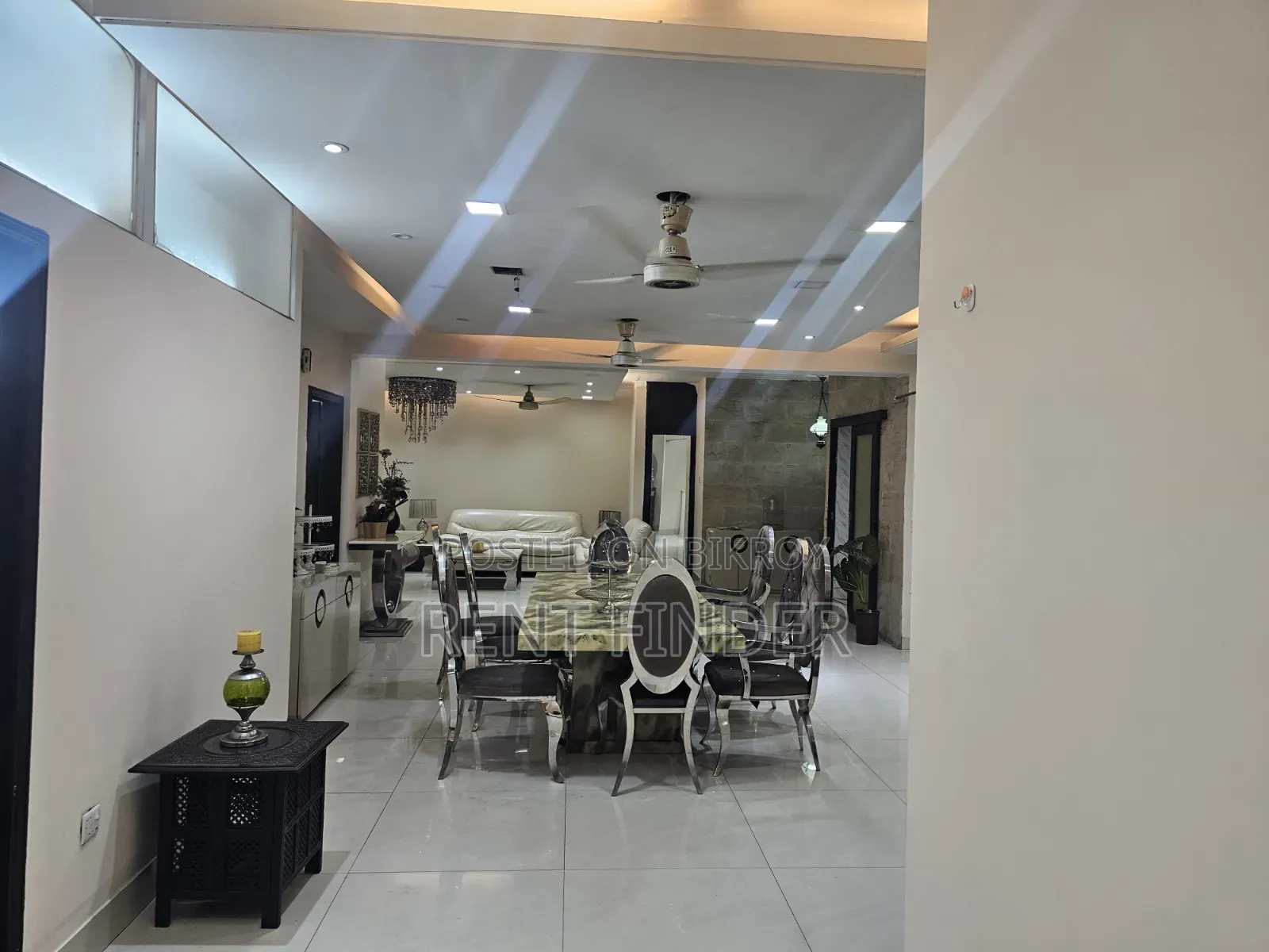 গুলশানে ভাড়ার জন্য ফার্নিশড ৪ বেডরুমের অ্যাপার্টমেন্ট