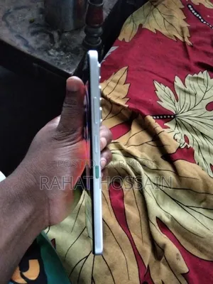 Infinix Hot 60i 128 GB Silver