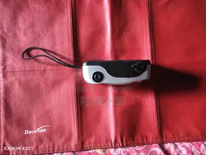 এটি একটি আগের মডেলের ক্যামেরা