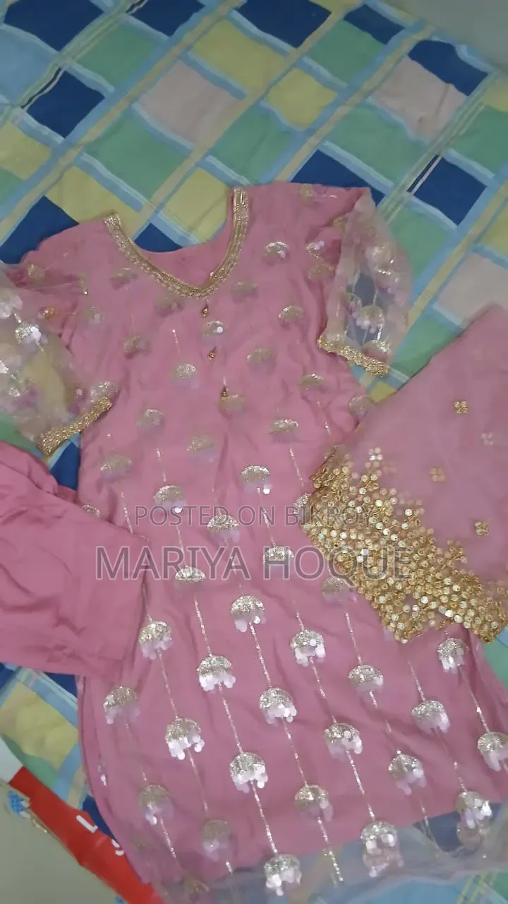 গর্জিয়াস পিঙ্ক কালার থ্রি-পিস/কামিজ