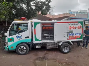 Toyota HiAce 2017 White