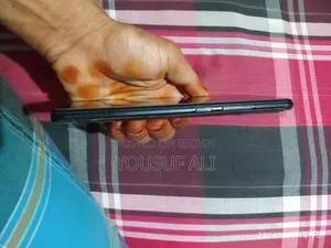 ভিভো ওয়াই৩০ ১২৮ জিবি কালো