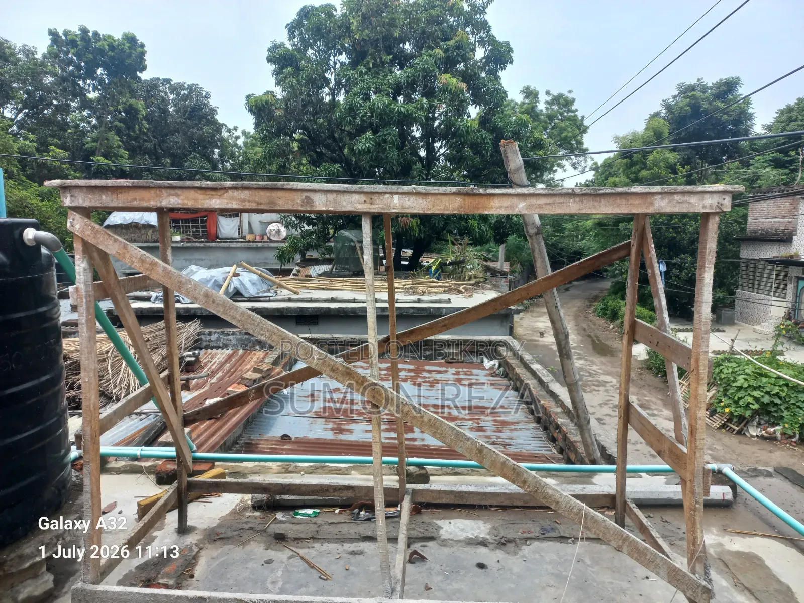 বাসা বাড়ি,শোরুম রং করার জন্য দুইটা টেবিল বিক্রয় করা হইবে।