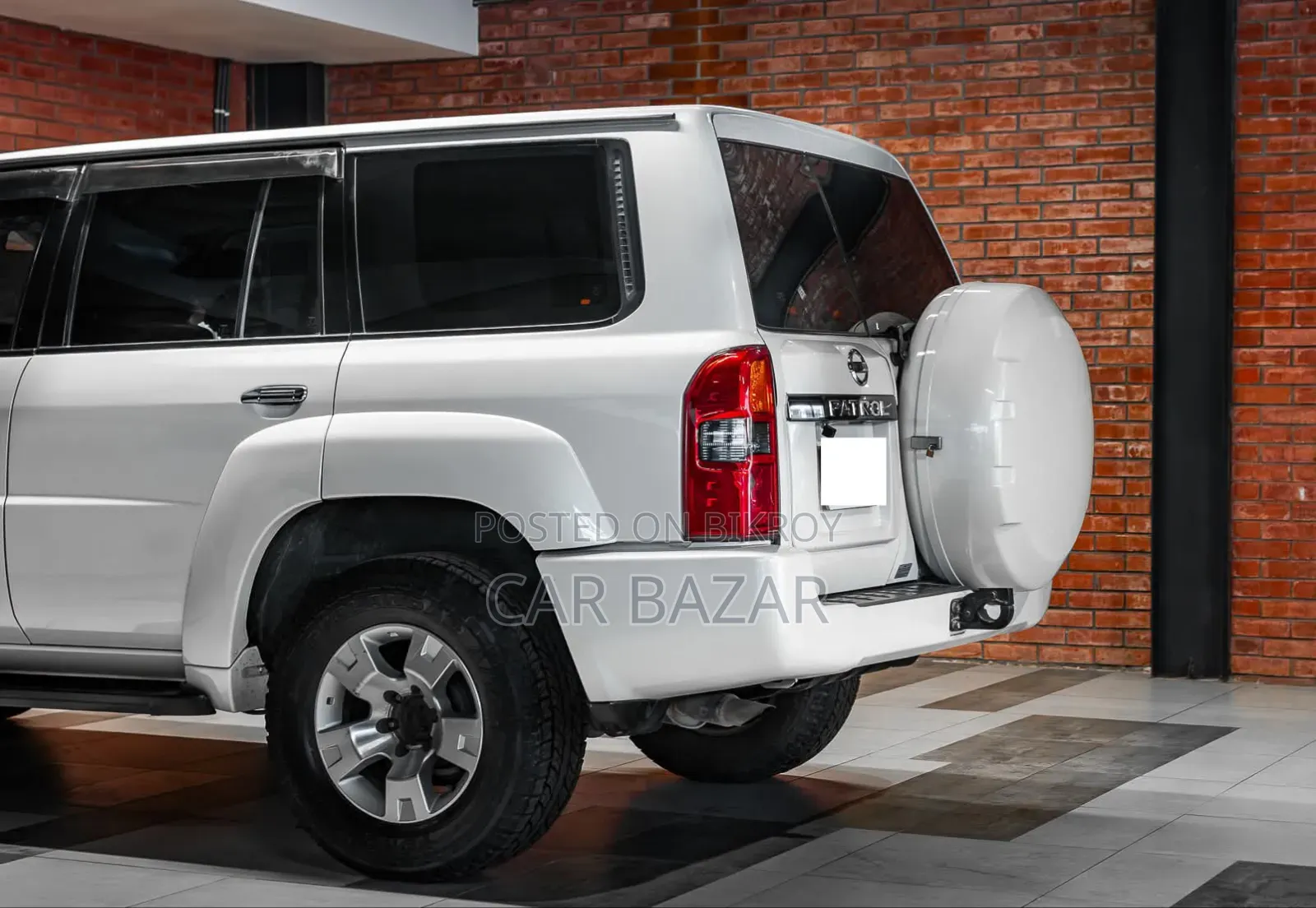Nissan Patrol 2009 Off white