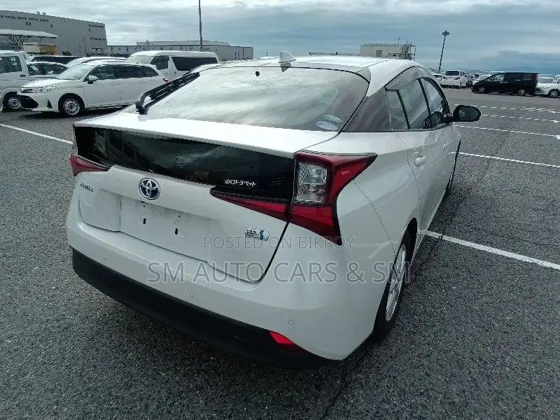 Toyota Prius 2021 Pearl