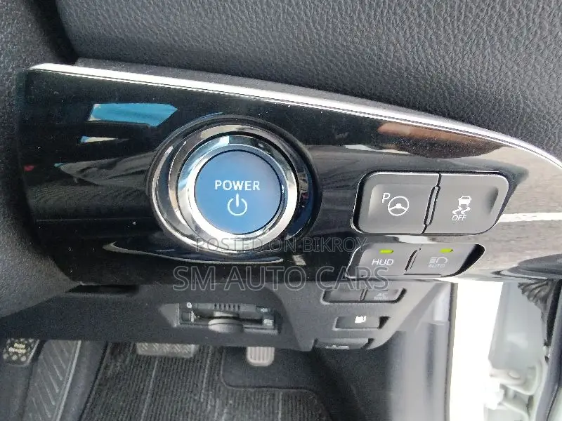 Toyota Prius 2021 Pearl
