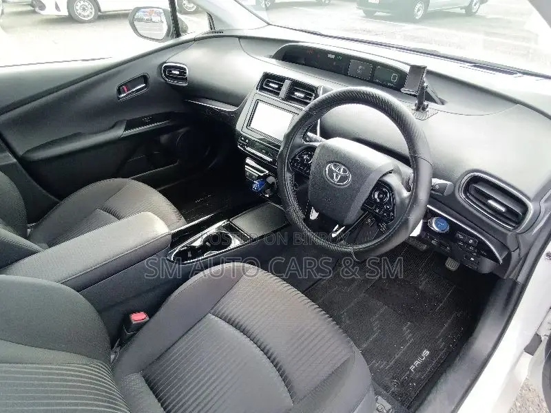 Toyota Prius 2021 Pearl