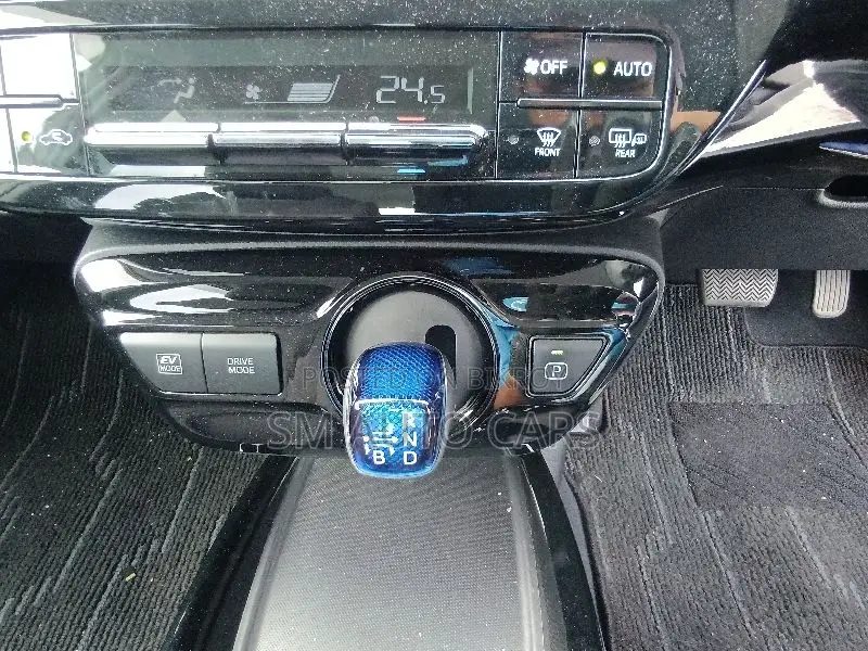 Toyota Prius 2021 Pearl