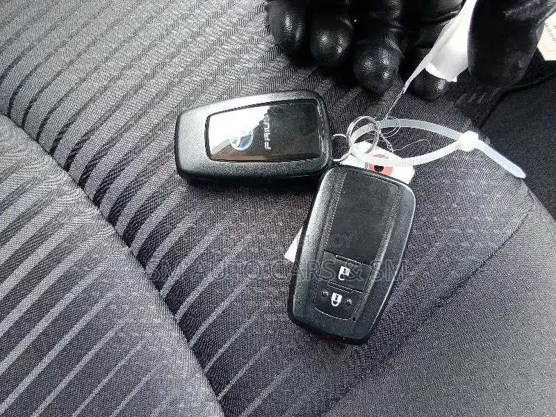 Toyota Prius 2021 Pearl