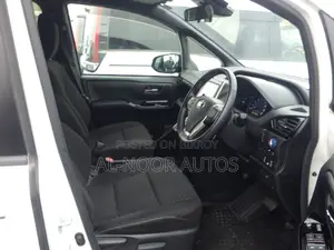 Toyota Voxy 2021 Pearl