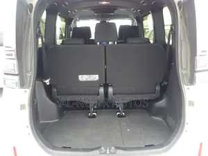 Toyota Voxy 2021 Pearl