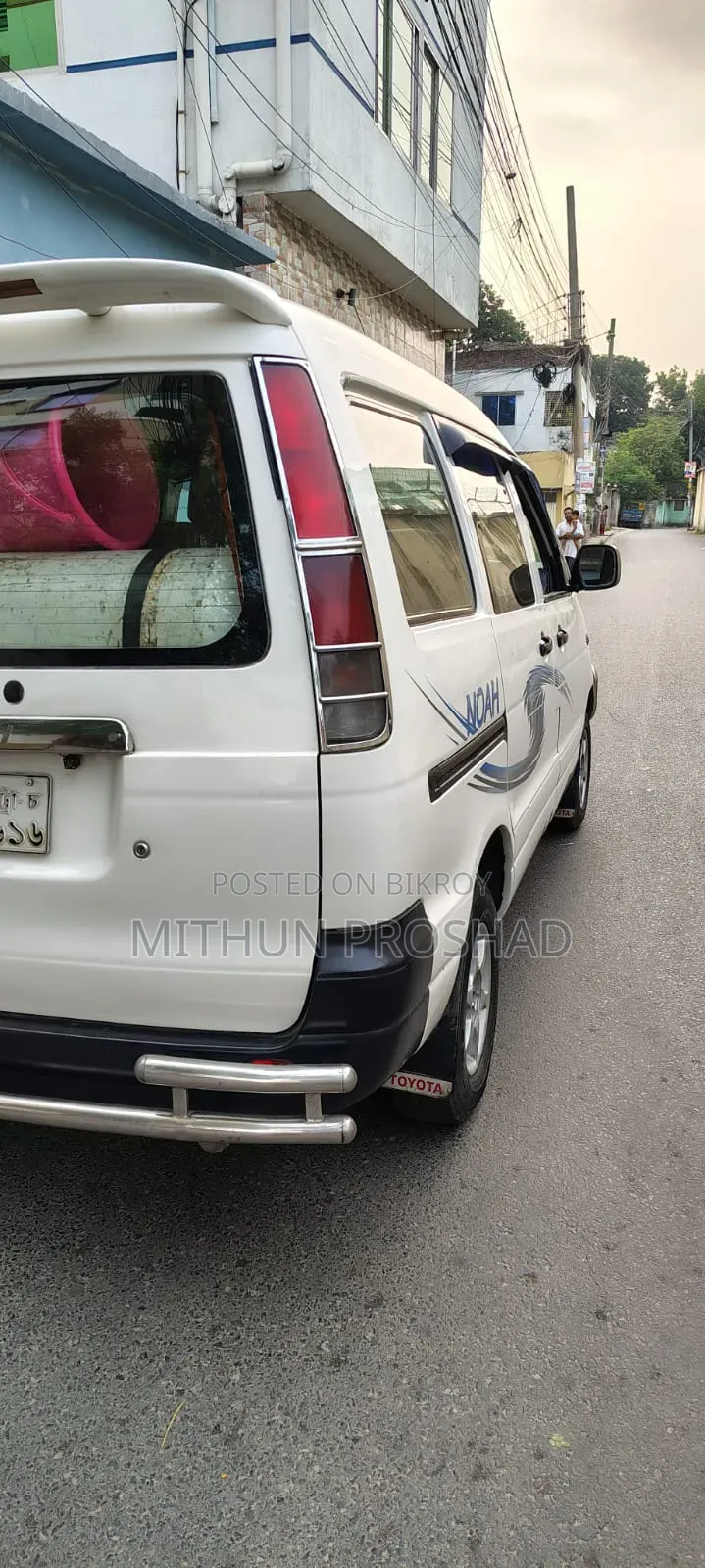 Toyota Noah 2001 White