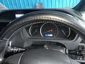 Toyota Noah 1.8 Four Wheel Drive Hybrid (7 seater) 2016 Pearl