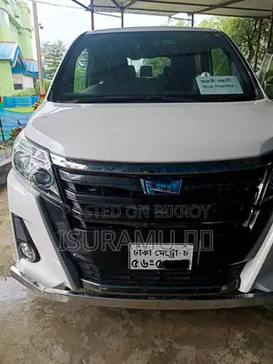 Toyota Noah 1.8 Four Wheel Drive Hybrid (7 seater) 2016 Pearl