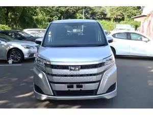 Toyota Noah 2021 Silver