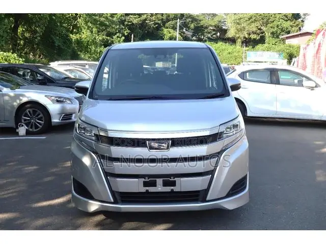 Toyota Noah 2021 Silver