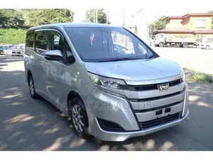 Toyota Noah 2021 Silver