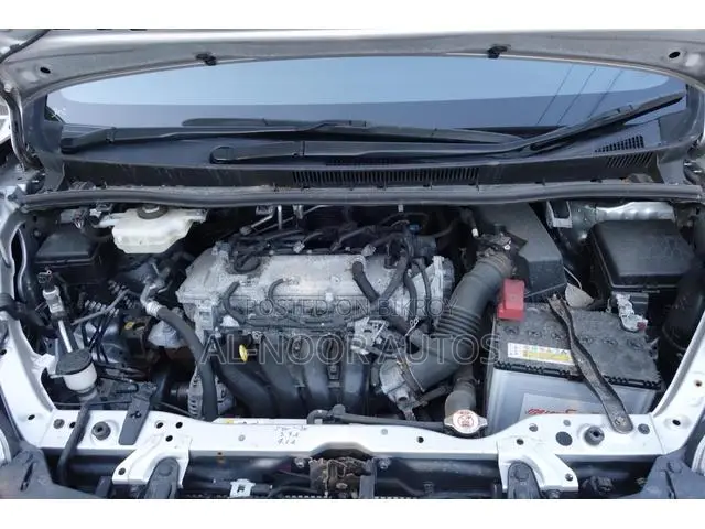 Toyota Noah 2021 Silver