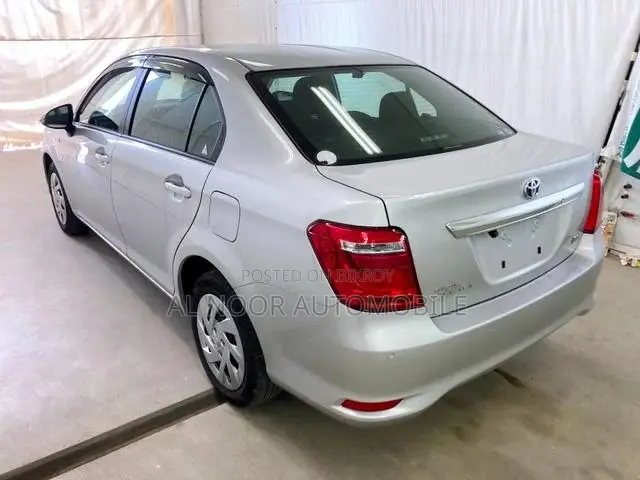 Toyota Axio 2021 Silver