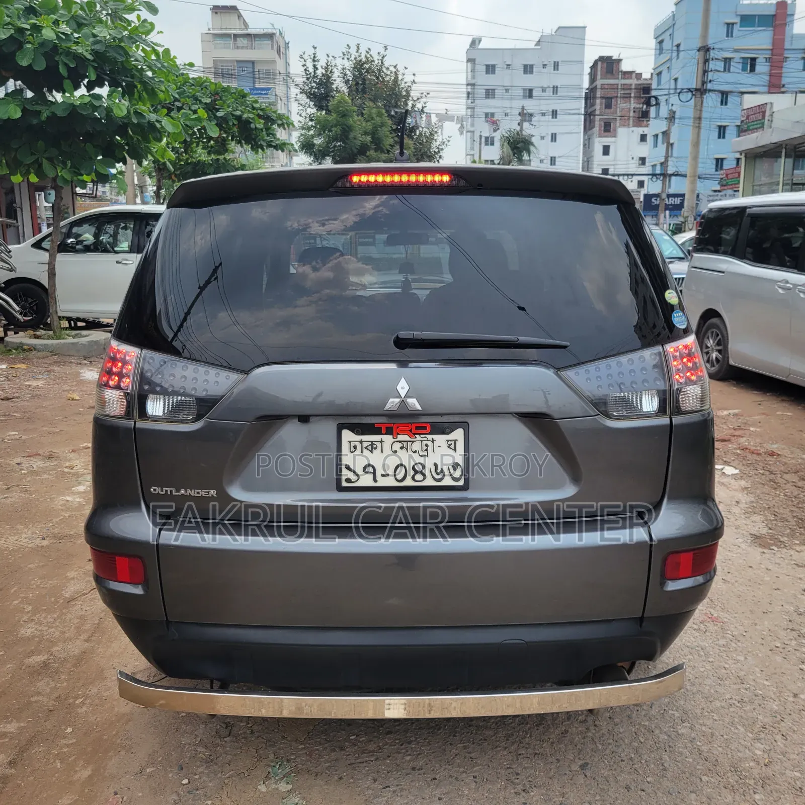 মিতসুবিশি আউটল্যান্ডার ২০১১ ধূসর
