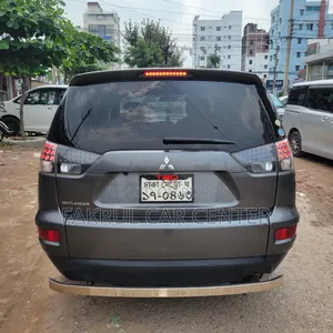 মিতসুবিশি আউটল্যান্ডার ২০১১ ধূসর