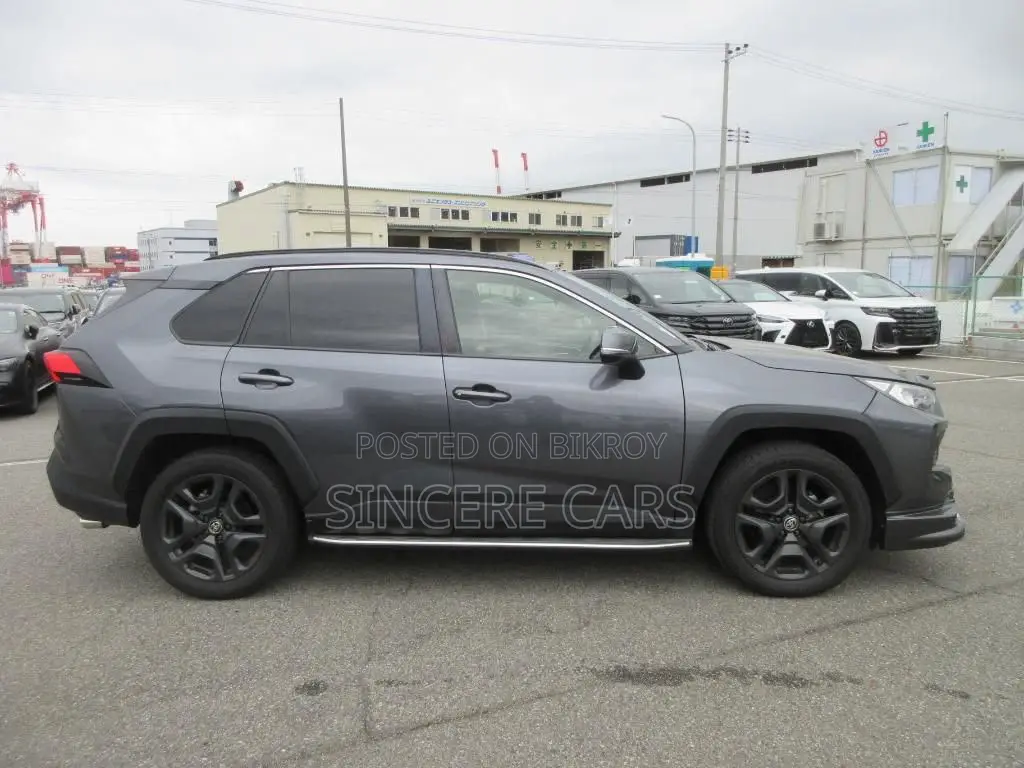 Toyota RAV4 2022 Gray
