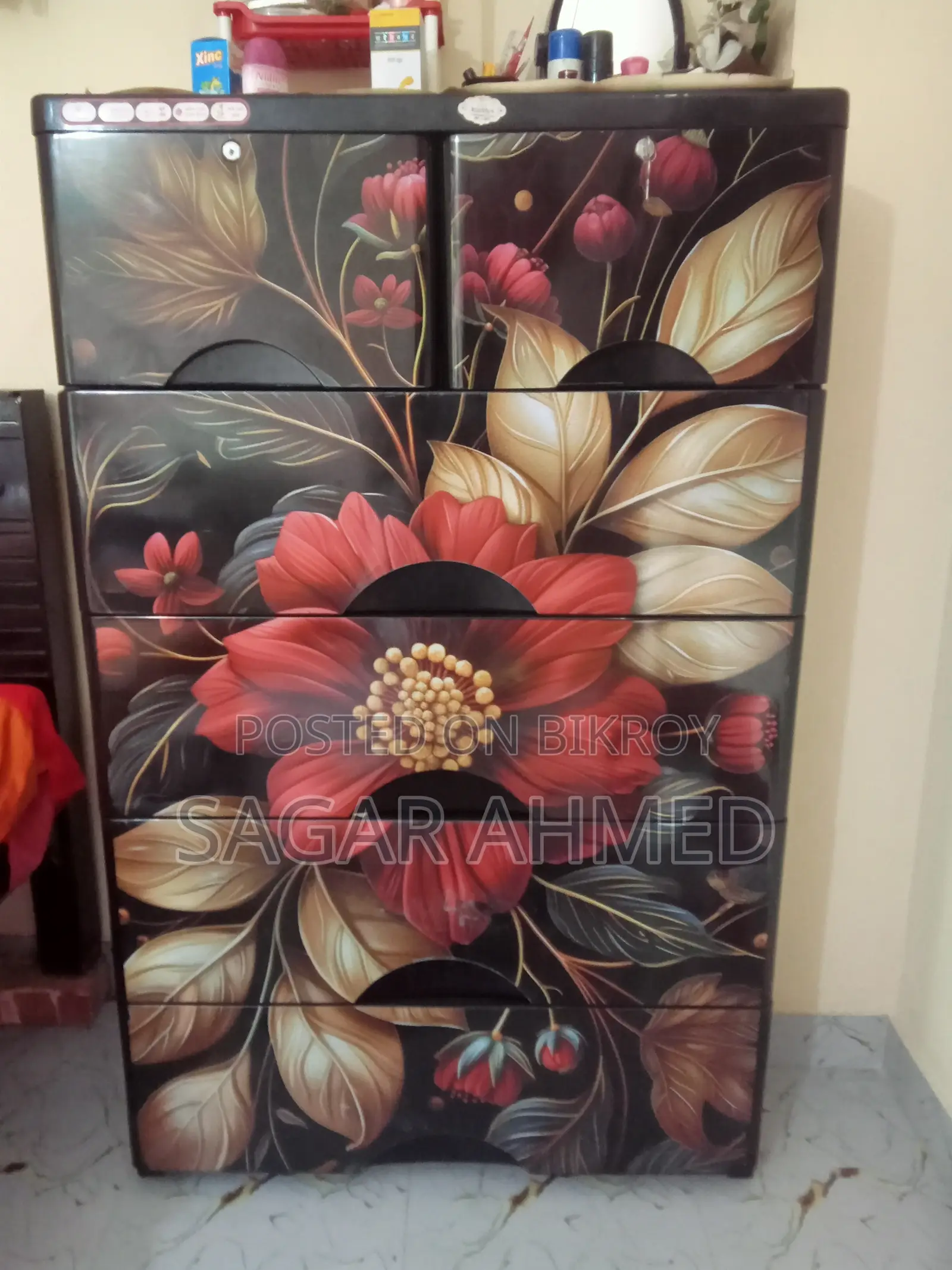 আরএফএল ওয়ার্ড্রব, ৩ মাস ইউজড।