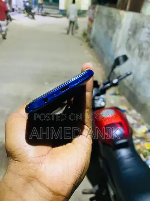 রিয়েলমি এক্স ১২৮ জিবি নীল