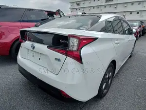 Toyota Prius 2021 Pearl