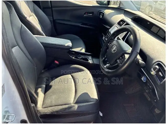 Toyota Prius 2021 Pearl