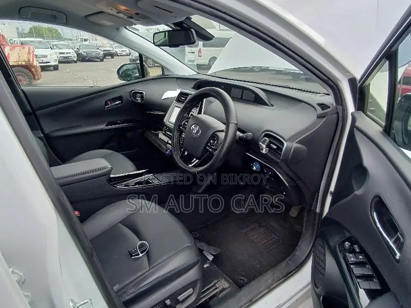 Toyota Prius 2021 Pearl