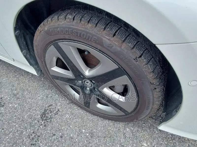 Toyota Prius 2021 Pearl