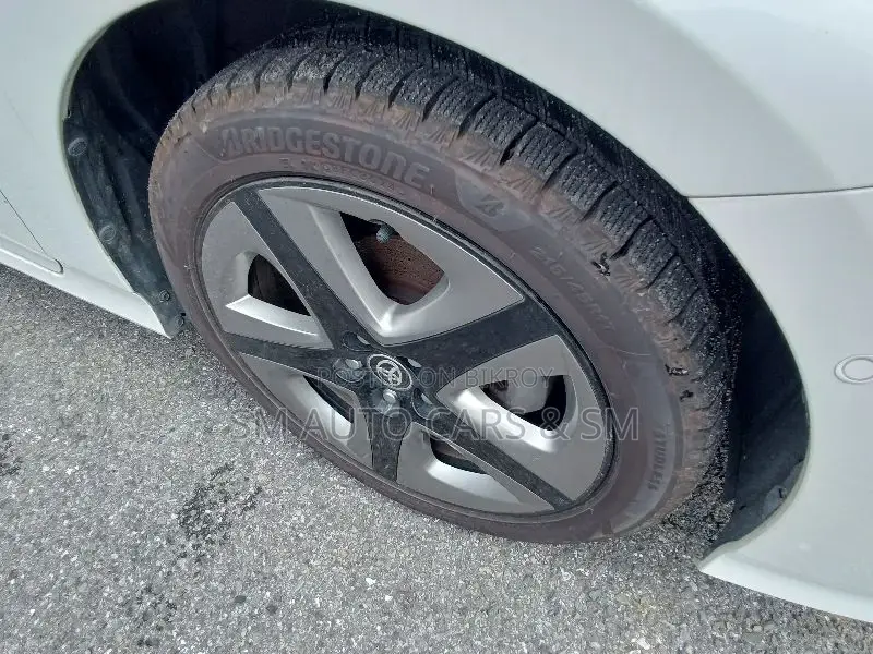Toyota Prius 2021 Pearl