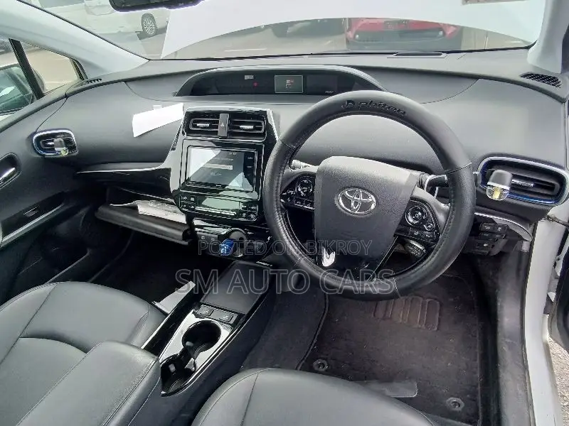 Toyota Prius 2021 Pearl